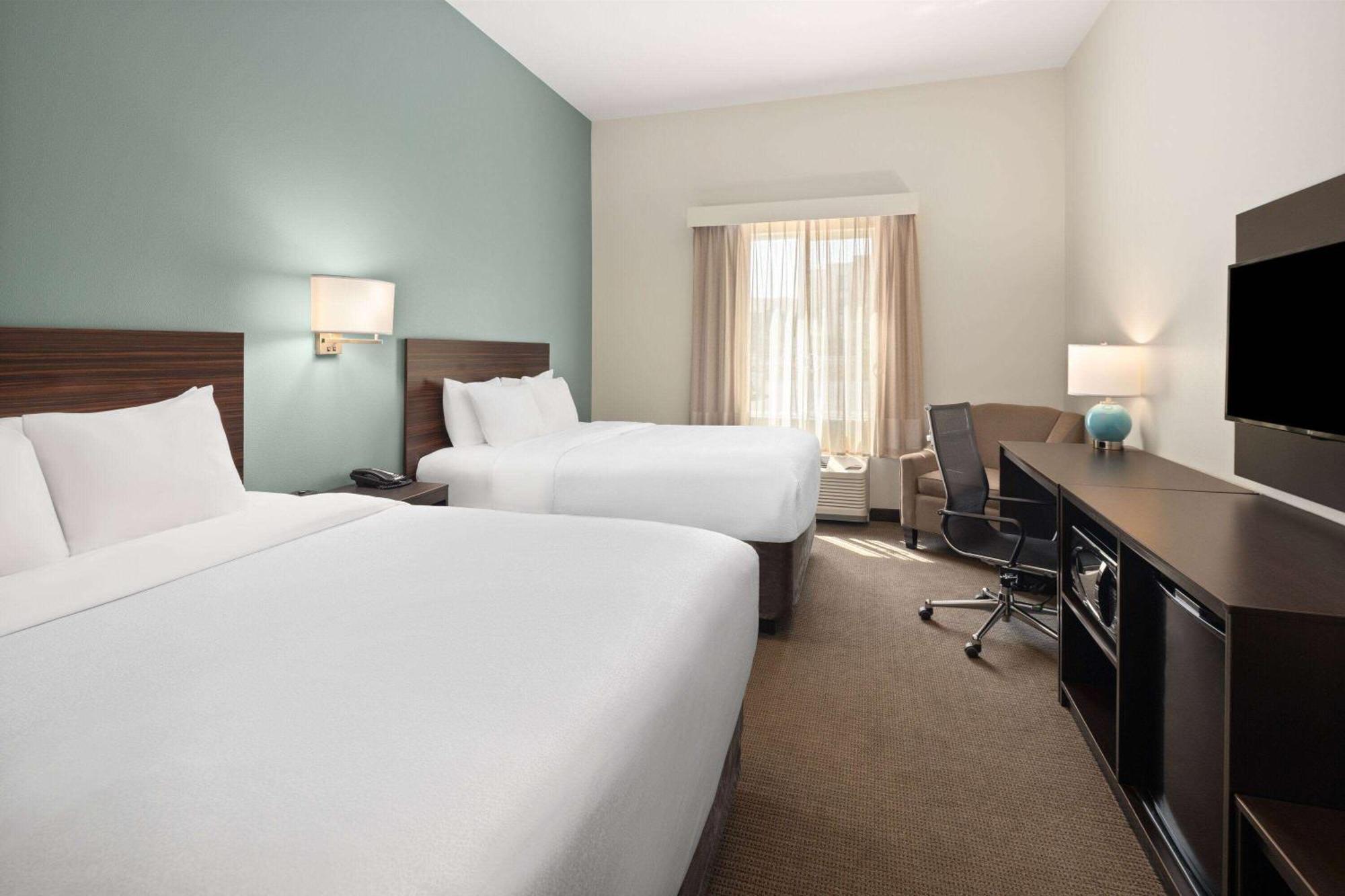 La Quinta Inn & Suites By Wyndham Wenatchee Exterior photo