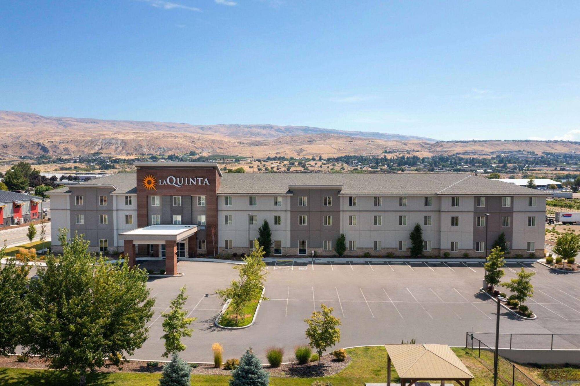 La Quinta Inn & Suites By Wyndham Wenatchee Exterior photo