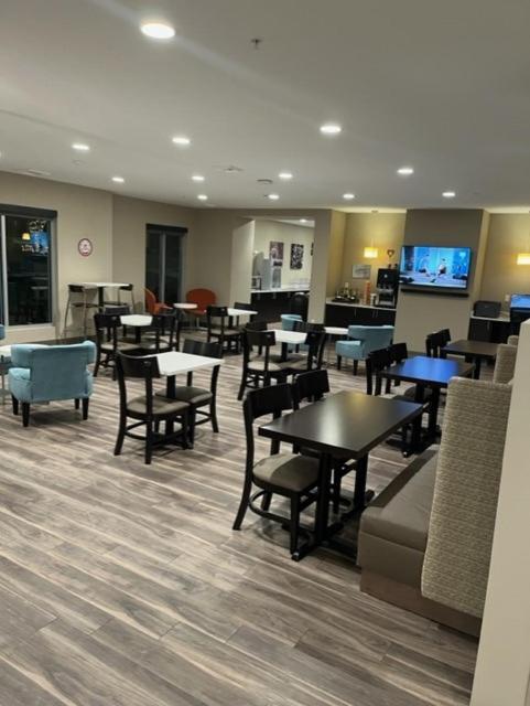 La Quinta Inn & Suites By Wyndham Wenatchee Exterior photo